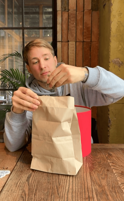 Александр Терен не понял зеленый намек Александр Терен не понял зеленый намек