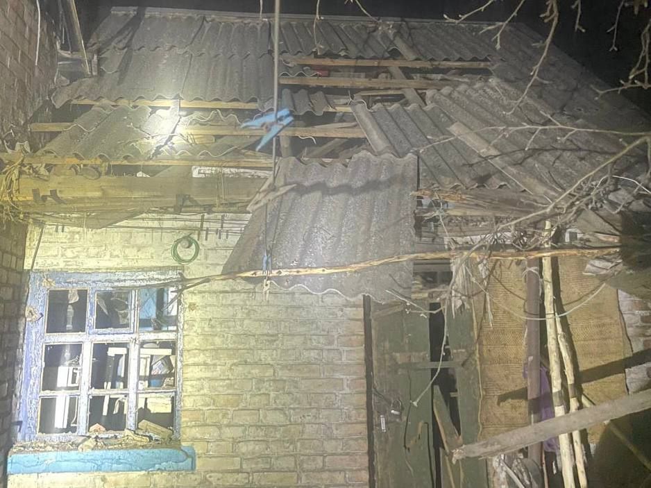 Наслідки атаки окупантів на Нікопольщині. Фото: Telegram-канал Миколи Лукашука Обстріли, Нікопольщина