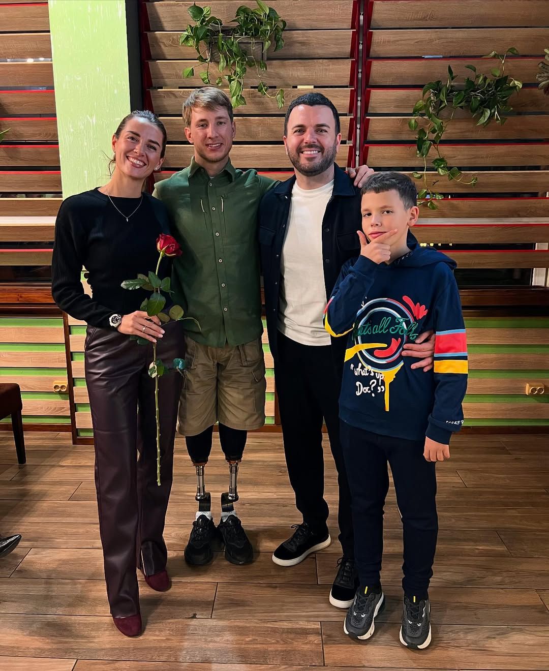 Григорий Решетник с супругой, отпрыском и ветераном войны Александром Тереном Григорий Решетник с супругой, отпрыском и ветераном войны Александром Тереном