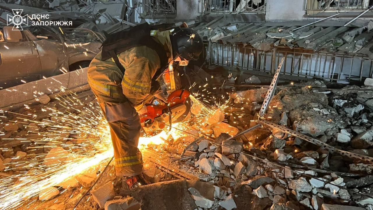 Удар по клинике в Запорожье: количество погибших выросло вдвое 1