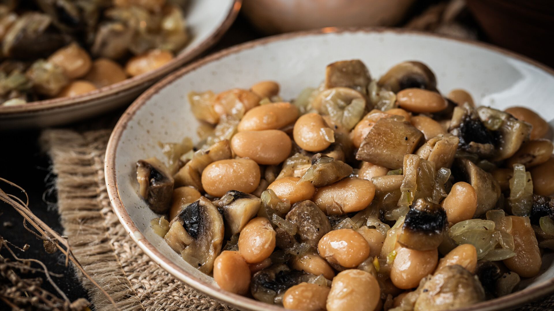 Яська – это сорт фасоли. Ее готовили с луком, чесноком, грибами и зеленью. Яська – это сорт фасоли. Ее готовили с луком, чесноком, грибами и зеленью.