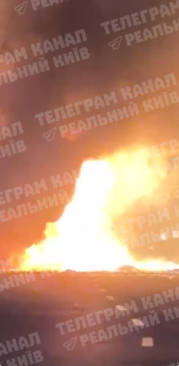 Обломки ракет упали на проезжей части Обломки ракет упали на проезжей части