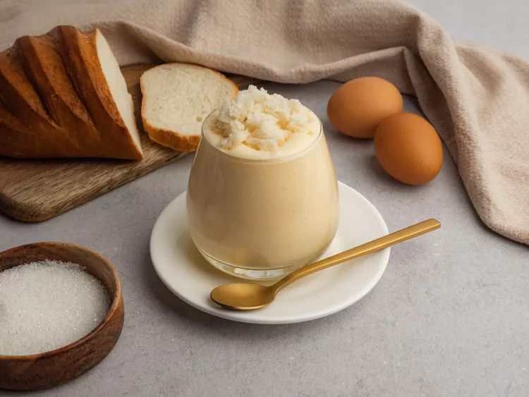 День різдвяного напою ґоґоль-моґолю відзначають 24 грудня. День різдвяного напою ґоґоль-моґолю відзначають 24 грудня.