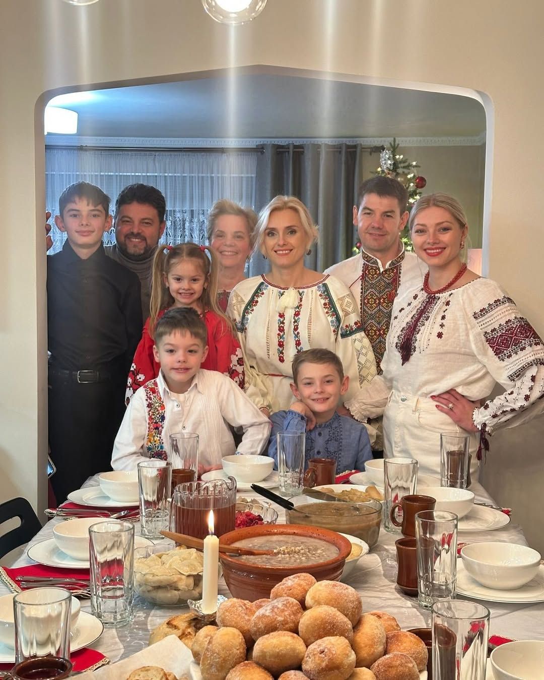 Ірина Федишин з родиною на Різдво Ірина Федишин з родиною на Різдво