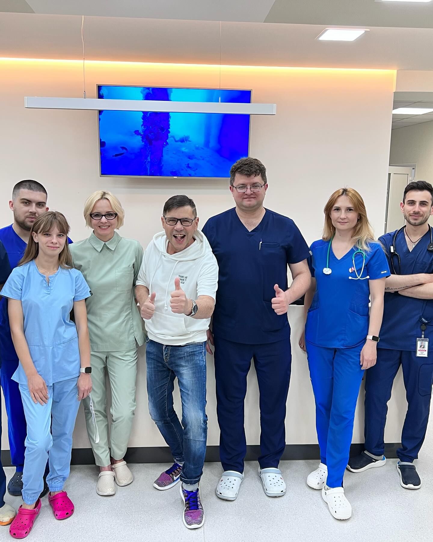 Олег Турко с врачами после операции в мае 2024 года Олег Турко с врачами после операции в мае 2024 года