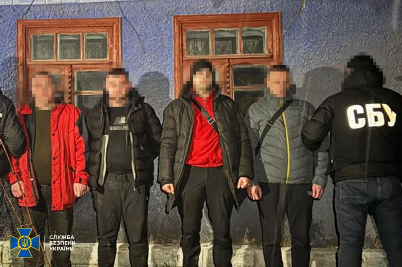 Ухилянти і мобілізація: СБУ викрила нові схеми, де чоловіків вивозили з будівельним сміттям 2