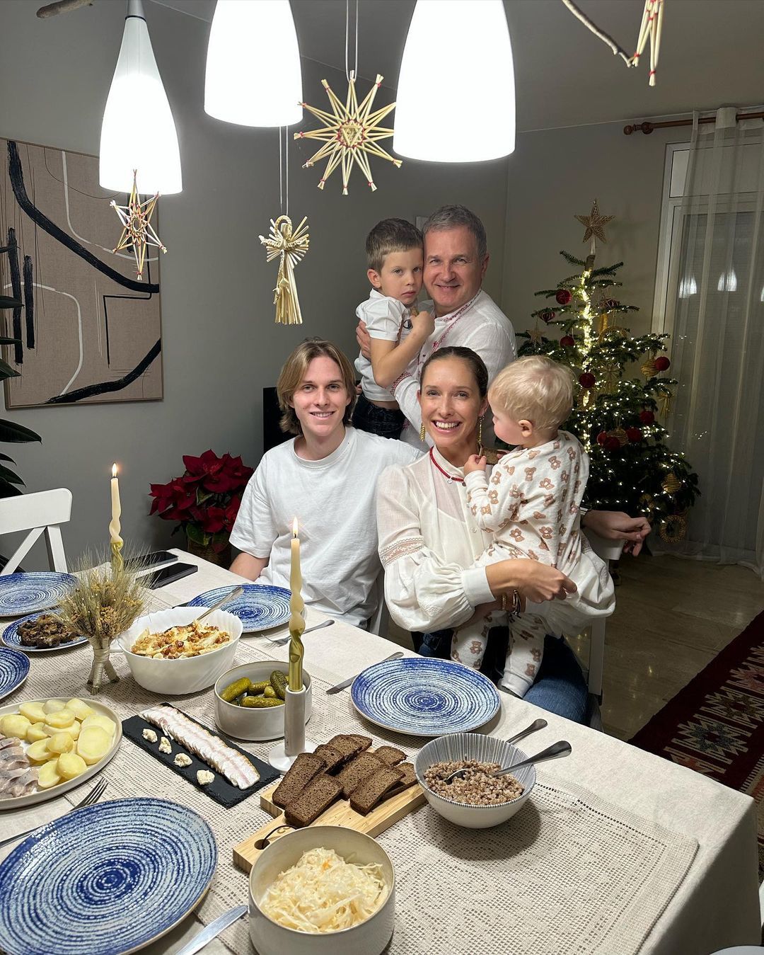 Звездная семья на прошлогодних праздниках Звездная семья на прошлогодних праздниках