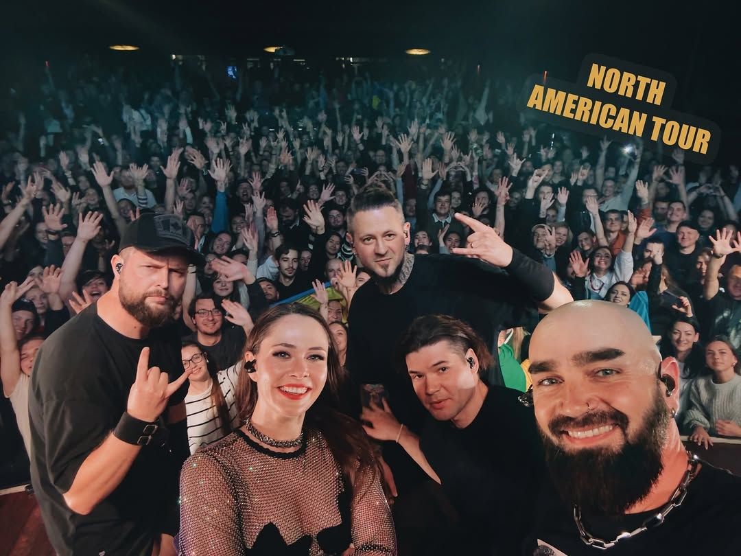 Гурт на одному з концертів за океаном Гурт на одному з концертів за океаном