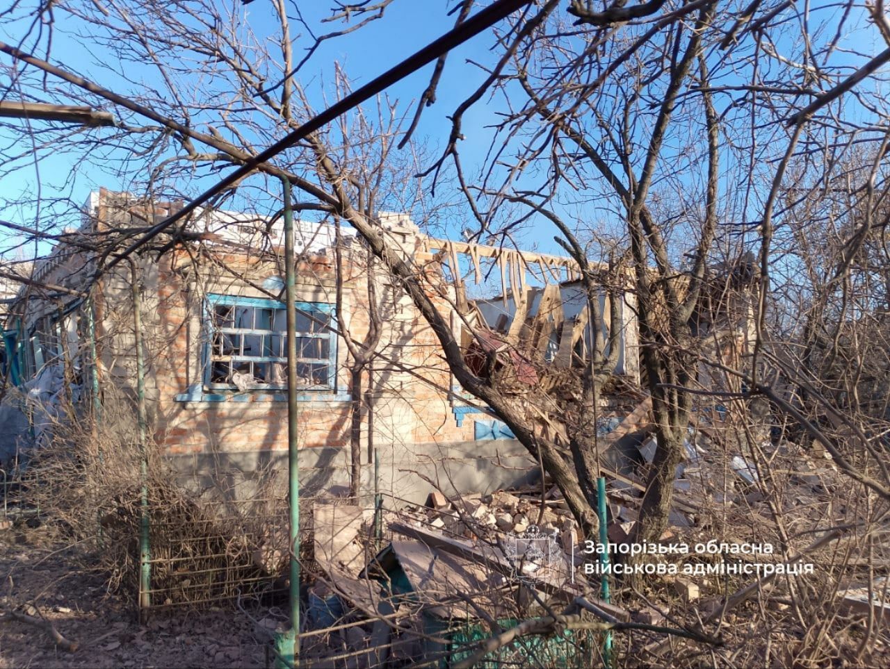 Наслідки російських обстрілів Запорізької області 6 січня 2025 року. Фото — Іван Федоров, Запорізька ОВА Наслідки російських обстрілів Запорізької області 6 січня 2025 року. Фото — Іван Федоров, Запорізька ОВА