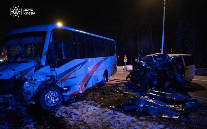 Двоє загиблих та четверо травмованих: жахливе ДТП з автобусом на Столичному шосе 1