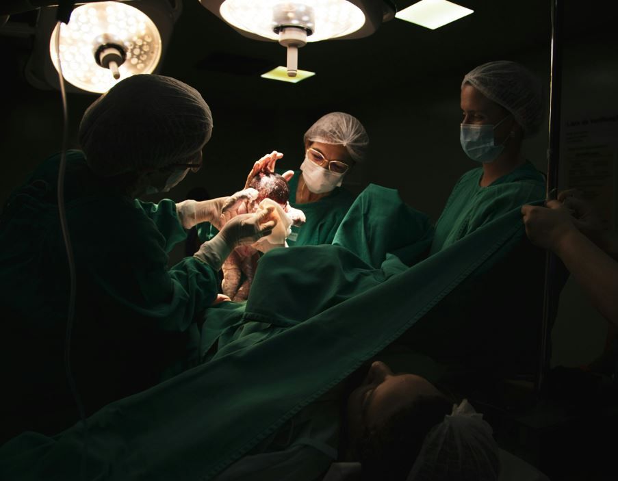 14 января отмечается День кесарева сечения.