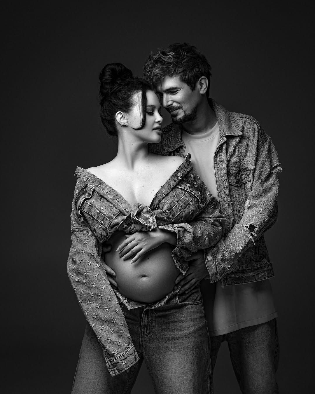 Олексій Завгородній та Юлія Сахневич до пологів Олексій Завгородній та Юлія Сахневич до пологів