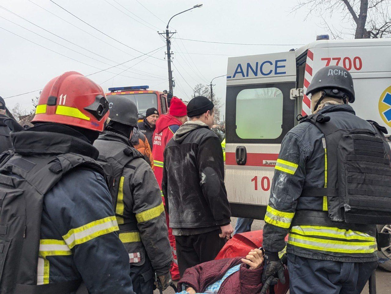 Четверо загиблих, 14 постраждалих: в Дніпропетровській ОВА повідомили про наслідки удару по Кривому Рогу 5