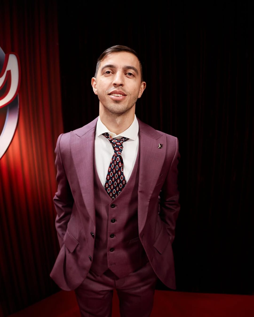 Большинства украинцев Иван Люленов известен как участник "Лиги смеха" Большинства украинцев Иван Люленов известен как участник "Лиги смеха"