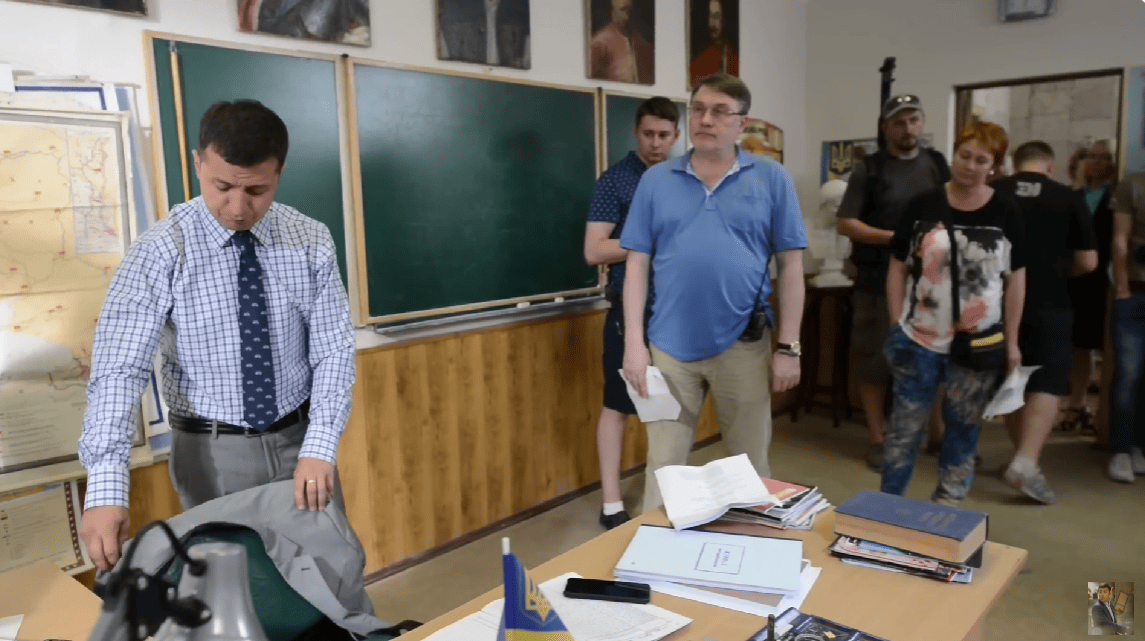 Бекстейдж зйомок "Слуги народу". Скриншот: YouTube/ Бекстейдж зйомок "Слуги народу". Скриншот: YouTube/