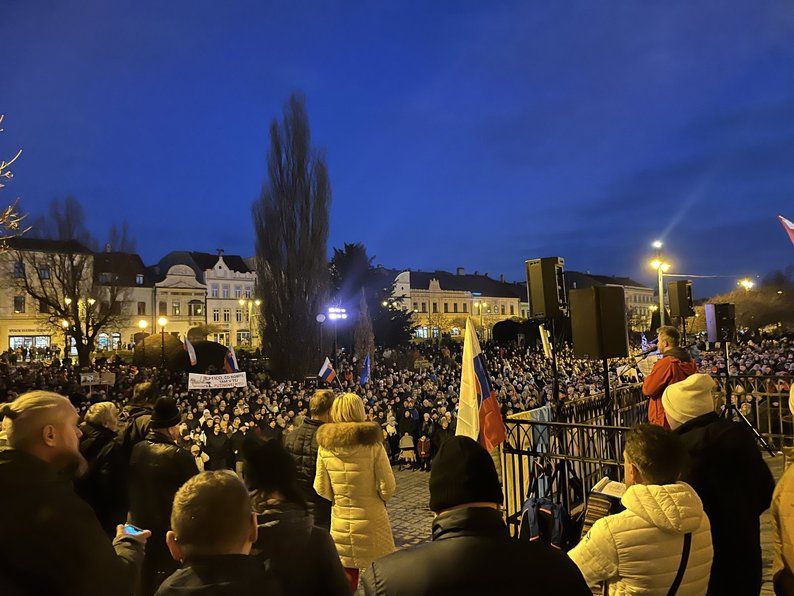 Мітинг у Пряшові проти Фіцо 24 січня. Головна площа міста