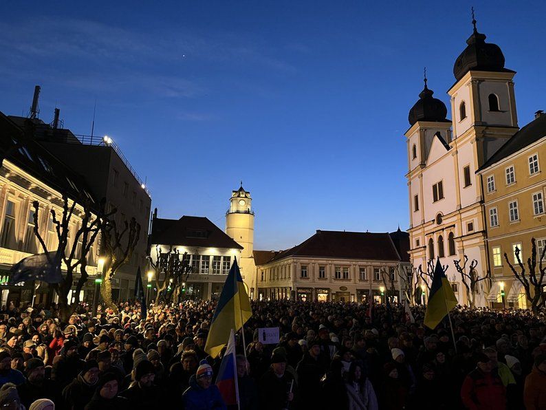 Мітинг на прощі Миру у Тренчині проти Фіцо 24 січня 2025 року