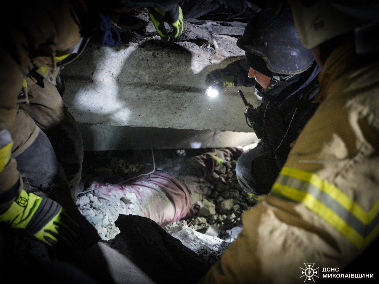 Рятувальники дістали тіла двох жінок з-під завалів