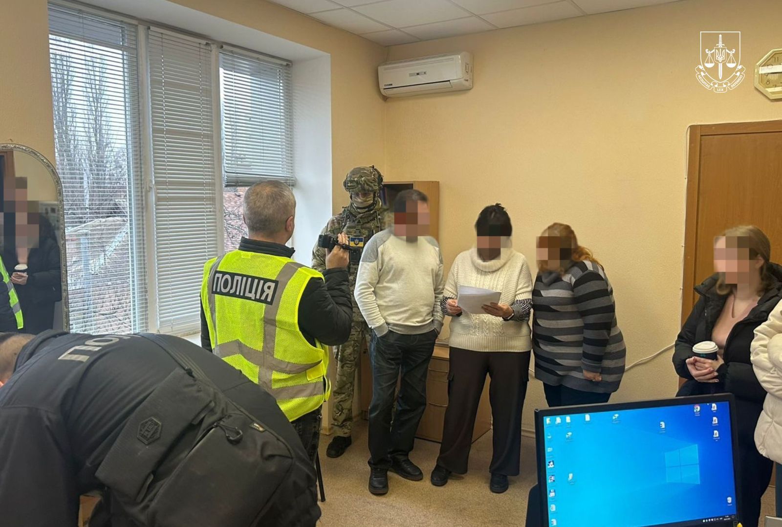 Обшуки у підозрюваних