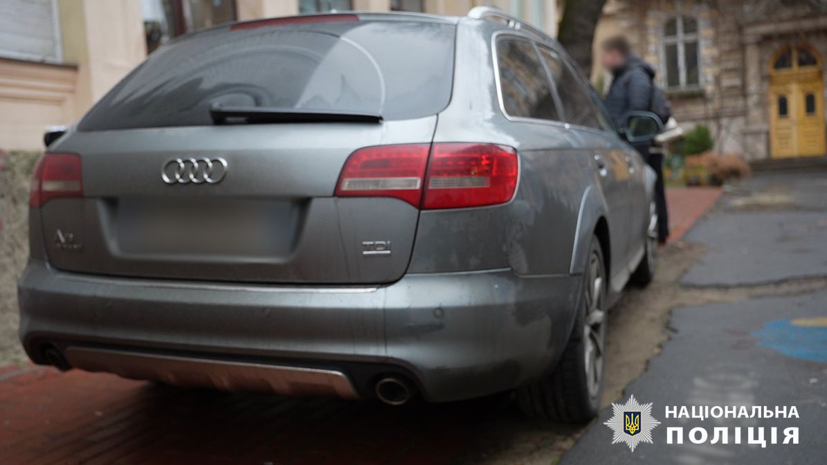 В Одессе задержали киевлянина, пытавшегося заработать на гуманитарных автомобилях 1