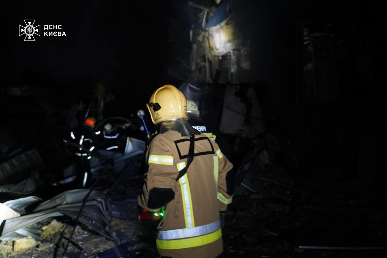 Обстріл 12 лютого. Фото: ДСНС Києва