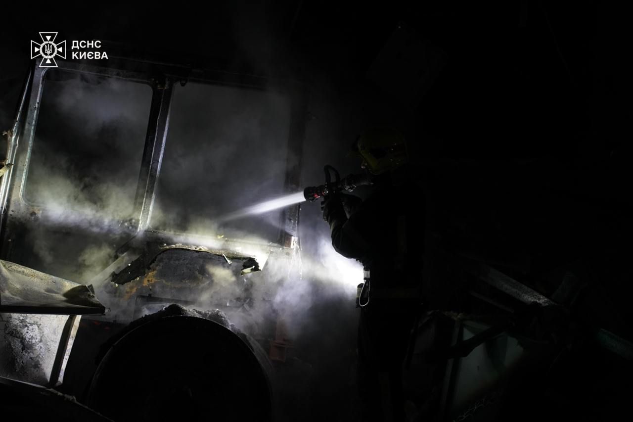 Рятувальники працюють на місцях пожеж