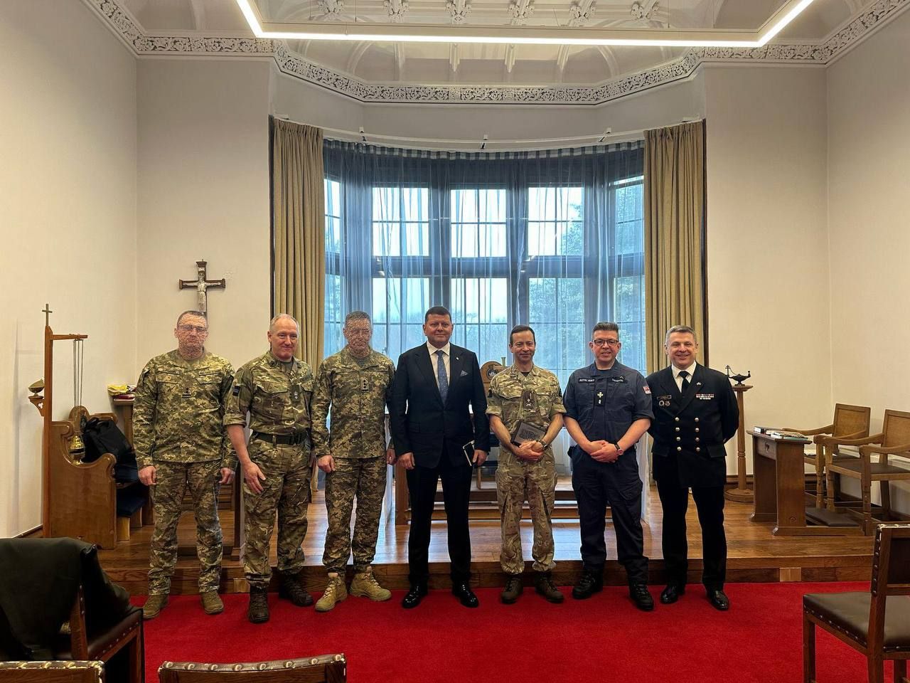 Під враженням від Трампа: Залужний пішов до капеланів 1