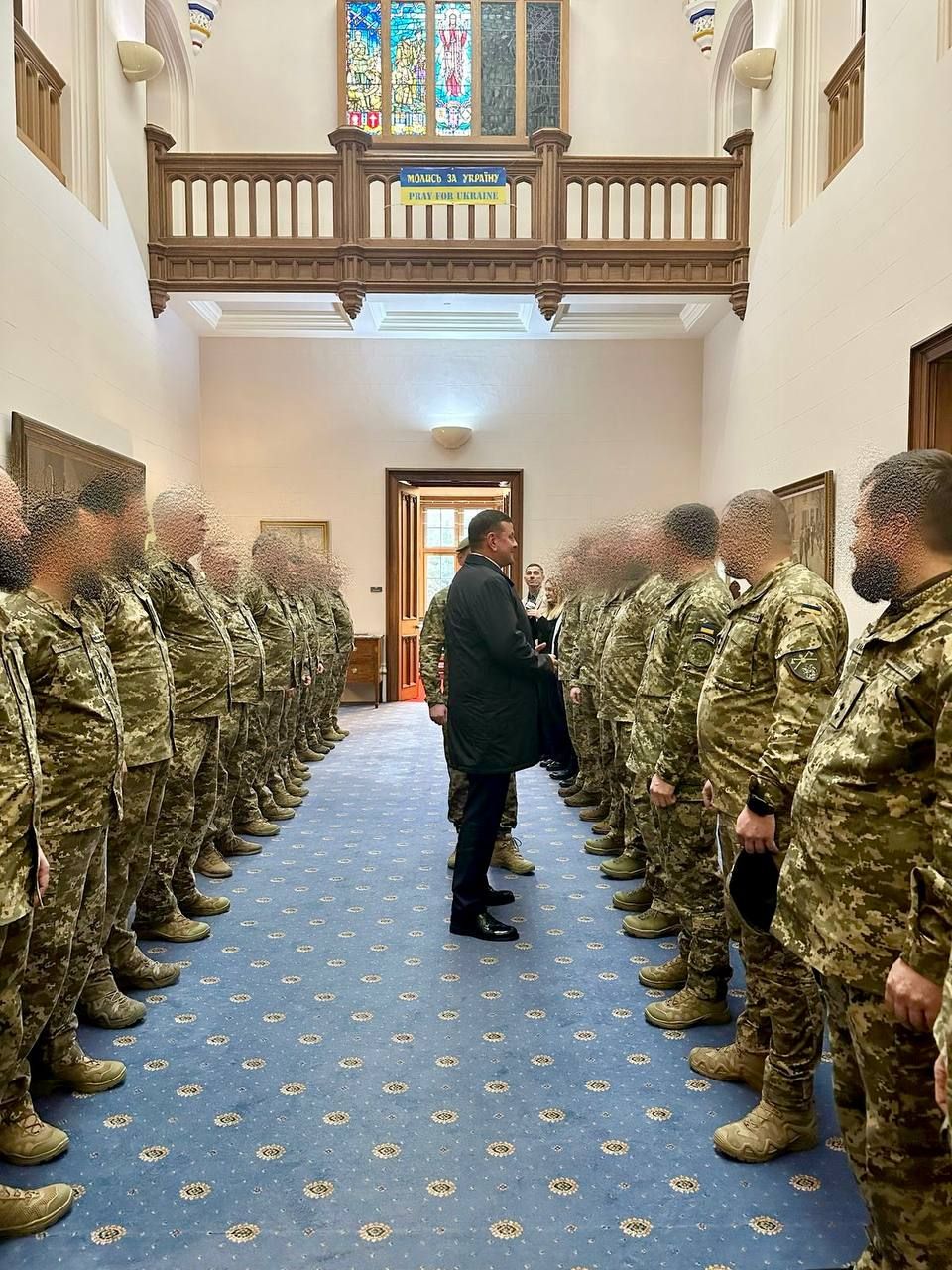 Під враженням від Трампа: Залужний пішов до капеланів 3