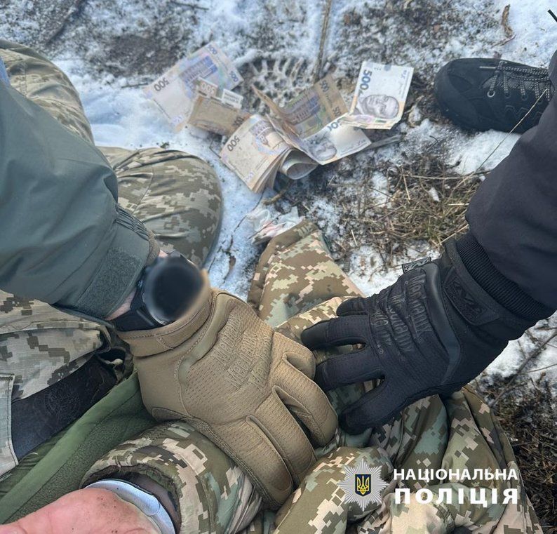 Вимагав гроші за відстрочку: в Одесі затримали працівника ТЦК 2