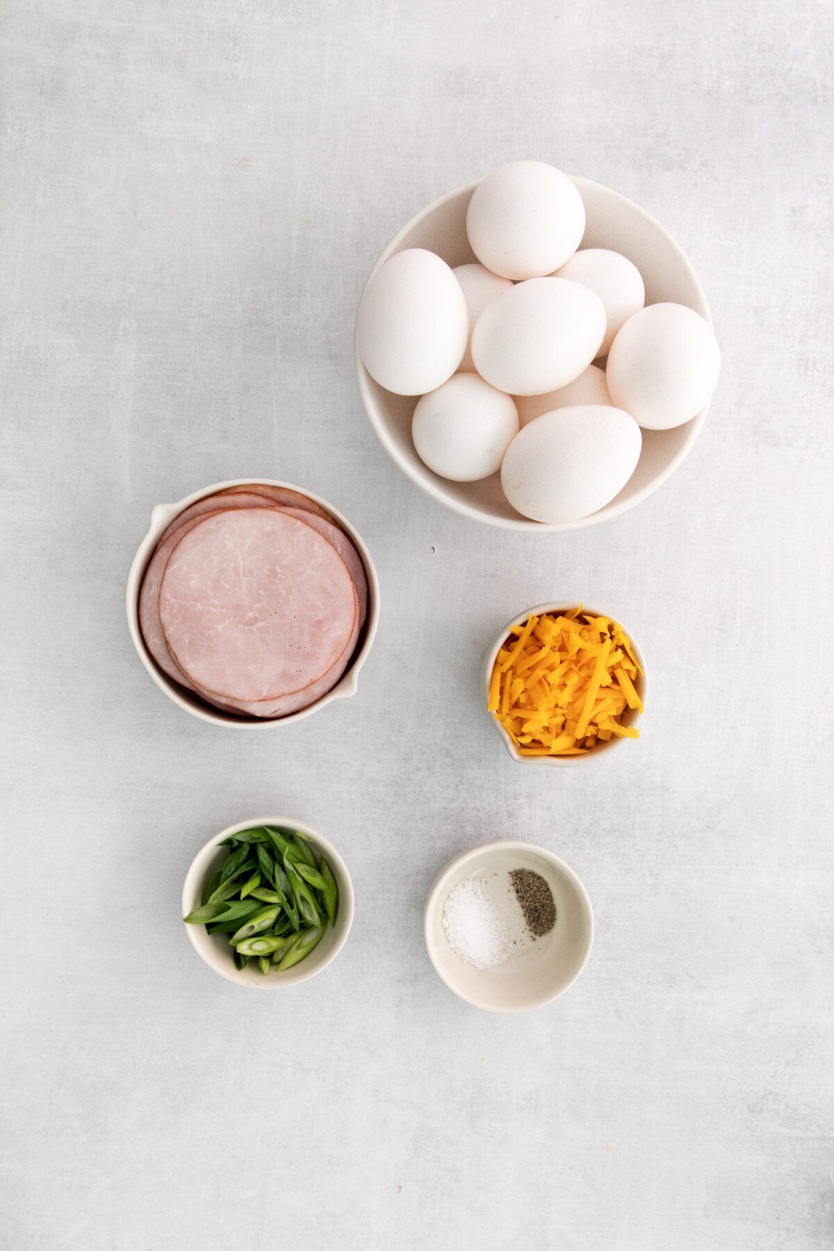 Яйця - ситні, багаті на білок і є зіркою будь-якого сніданку Сніданок по-канадськи: без української шинки не обійтися 1