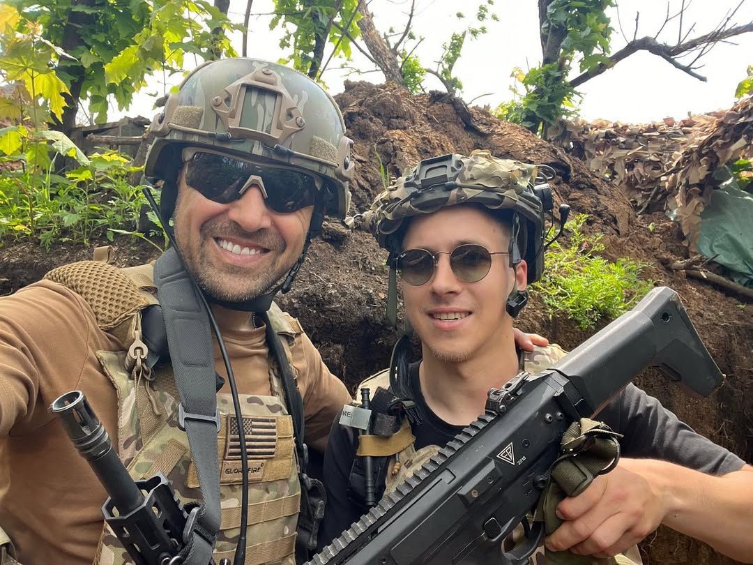 Андрей Онистрат и сын Остап защищают Украину от оккупантов Андрей Онистрат и сын Остап защищают Украину от оккупантов