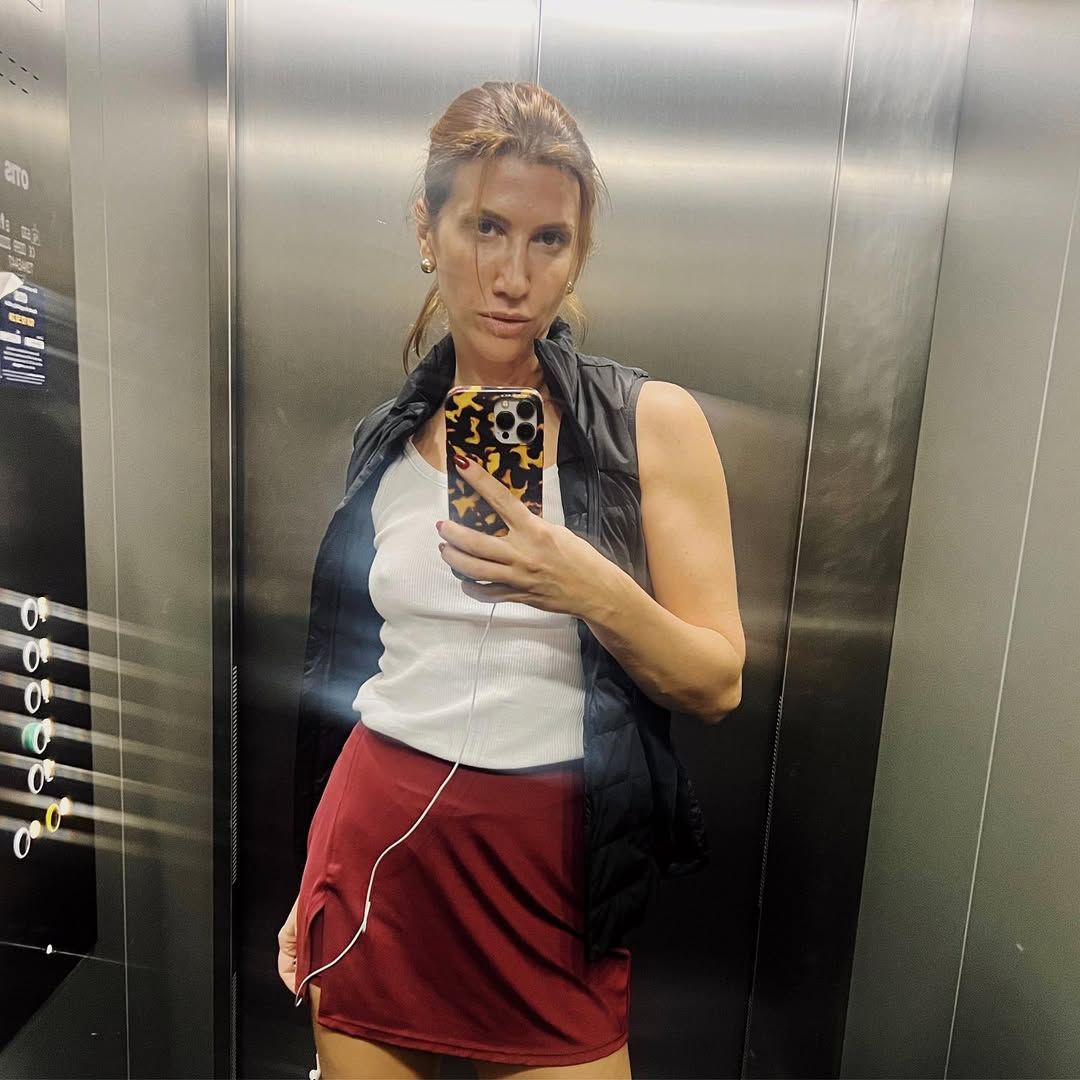 Корисна їжа - та, що є смачною, переконана тренерка, яка навіть написала кулінарну книгу. Корисна їжа - та, що є смачною, переконана тренерка, яка навіть написала кулінарну книгу.