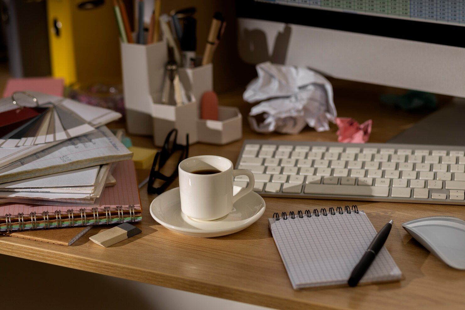 Самое время убрать со стола, если вы работаете дома! Самое время убрать со стола, если вы работаете дома!