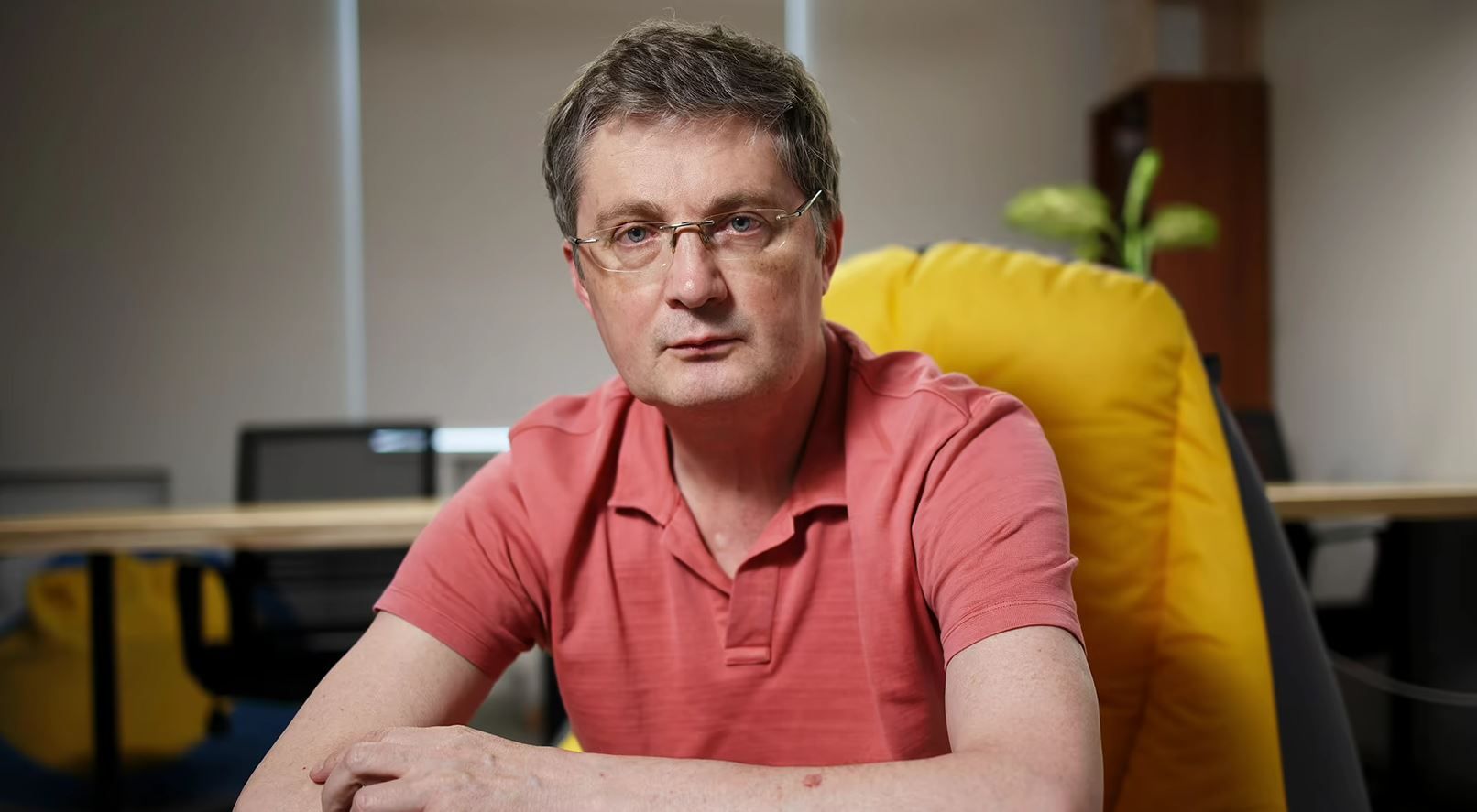 Ігор Кондратюк родом з Херсона.