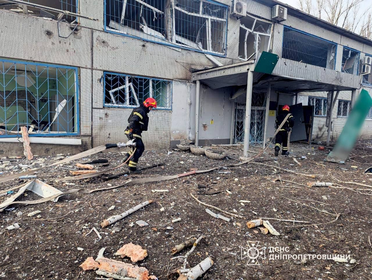 Внаслідок ранкового удару РФ по готелю в Кривому Розі загинула дівчина з РВА: що відомо про інших постраждалих 1