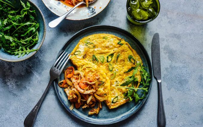 В этом случае Кимчи добавляется после варки яиц, а не на сковороду, чтобы сохранить все отличные пробиотики. Три блюда от диетолога, которые спасут ваш желудок.