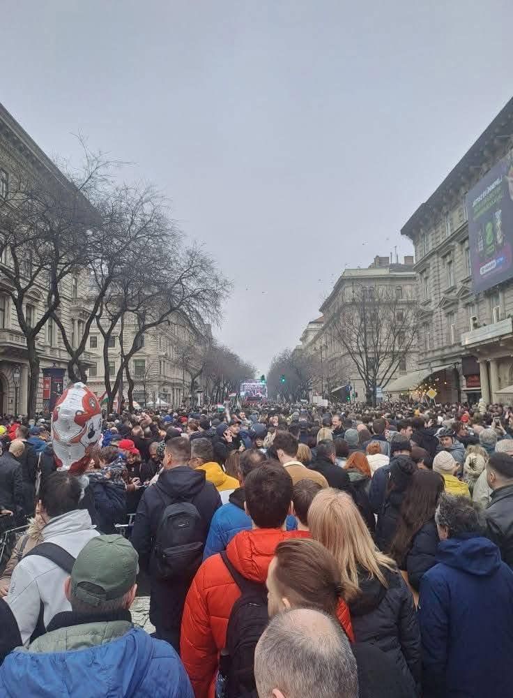 Мітинг проти Орбана Мітинг проти Орбана