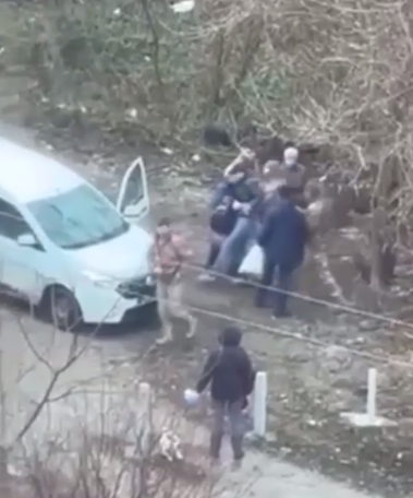 Військові таки бусифікували хлопця силою. Є нове відео Військові таки бусифікували хлопця силою. Є нове відео