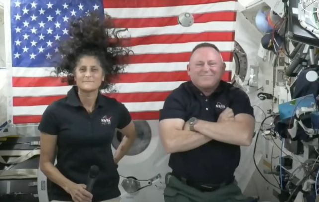 Астронавты NASA Суни Уильямс и Бутч Уилмор. Астронавты NASA Суни Уильямс и Бутч Уилмор.