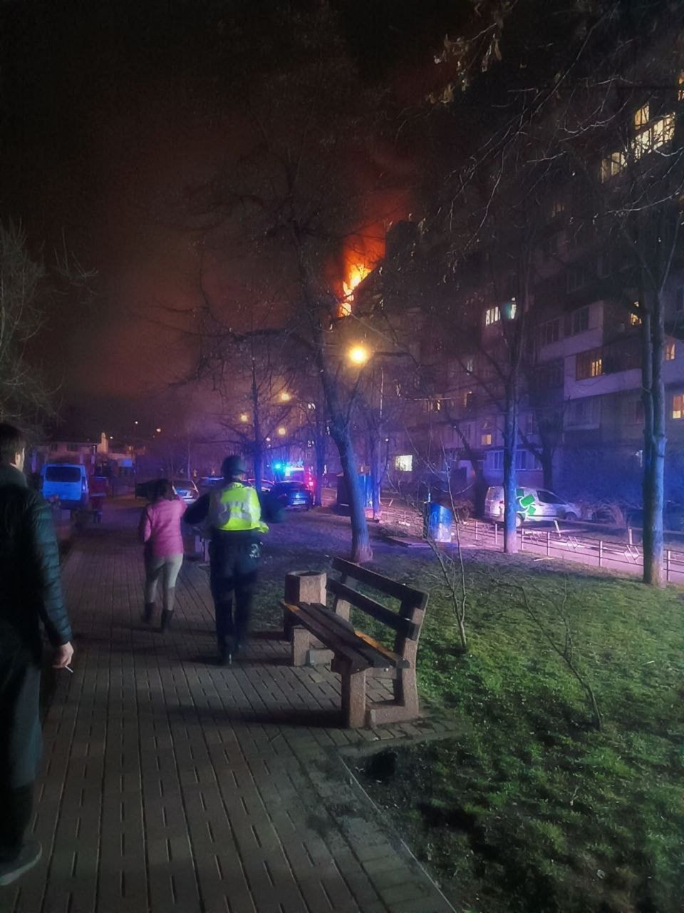 Уламки БпЛА влучили у багатоповерхівку в Києві 