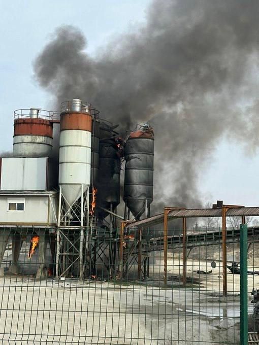 В небе Франции столкнулись два самолета: пилоты чудом выжили 1