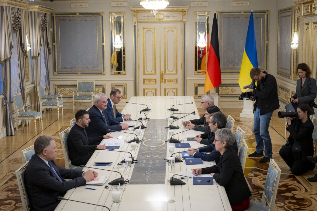 Зеленський зустрівся з главами МЗС Німеччини і Литви: нова допомога та анонс переговорів про іноземний контингент 1