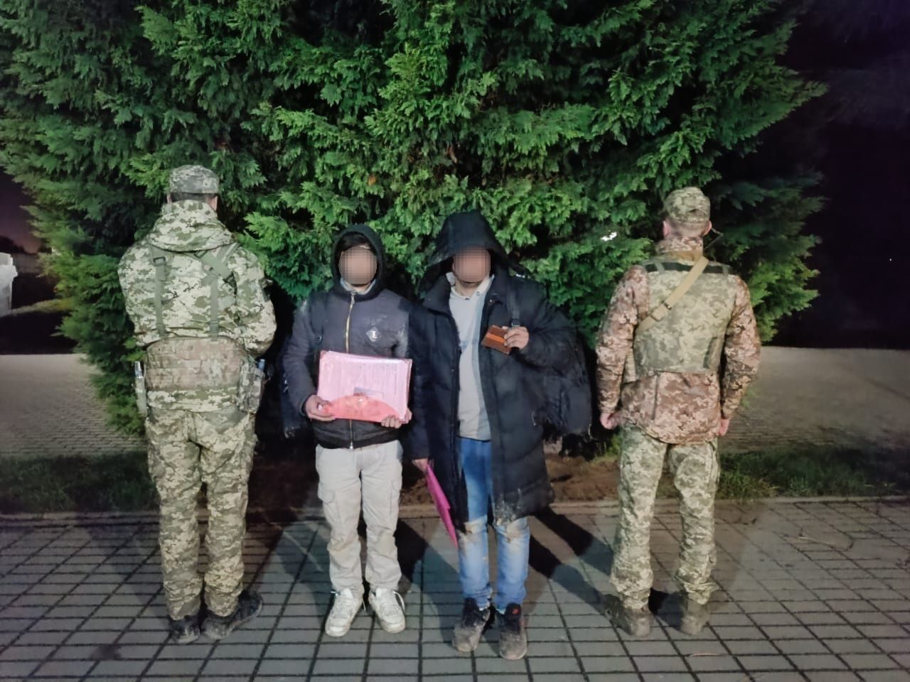 Разом з ухилянтами до прикордонників почали попадатися афріканці та азіати: в деяких цікаві історії 1