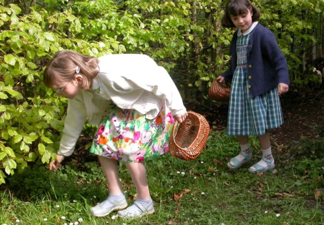 Цього року в традиційному полюванні на яйця використають пластикові макети із квитками на каруселі для дітей.
