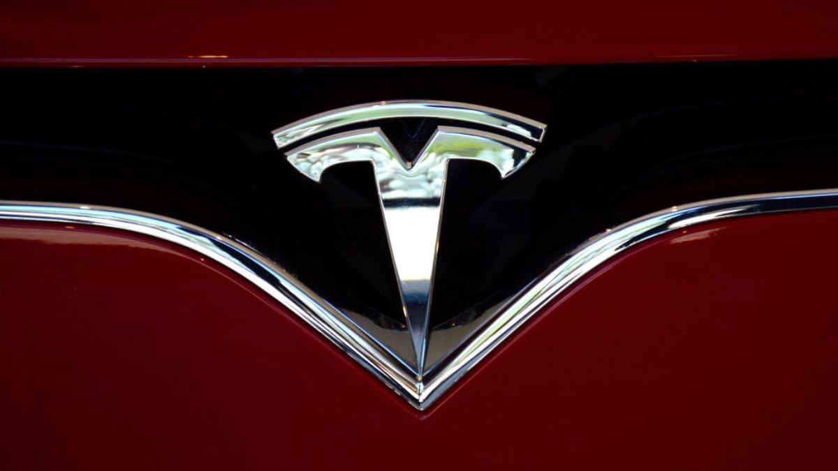 Худшая неделя для Tesla завершилась