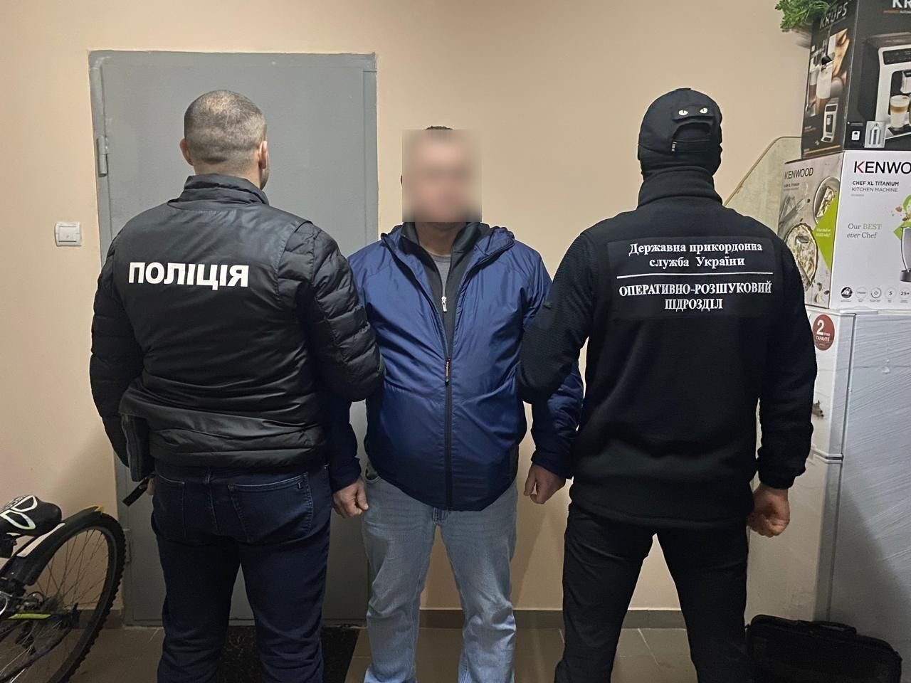 Киянин, який організував мережу для вивезення ухилянтів за кордон, пішов під суд - йому світить до 9 років 2