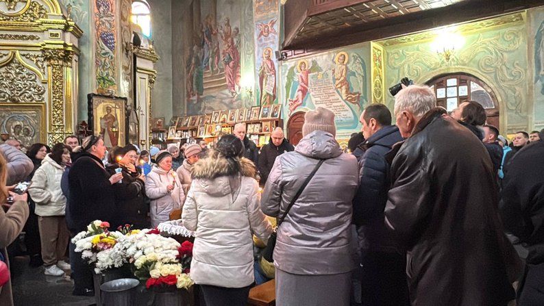 Прощання з Германом Тріпольцем, 7 квітня 2025 рік. Суспільне Дніпро Прощання з Германом Тріпольцем, 7 квітня 2025 рік. Суспільне Дніпро