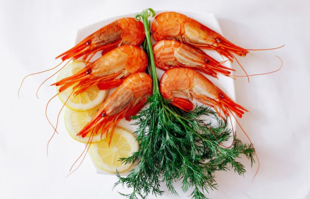 Зелень і овочі слід варити, доки не розваряться, а тоді дістати з бульйону для морепродуктів!