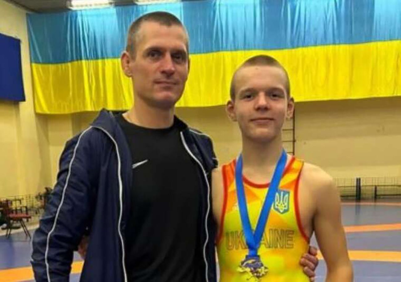 Кіріл Ілляшенко допоміг людям врятуватися з охопленого вогнем автобуса. Фото: Facebook/Олексій Ілляшенко Кіріл Ілляшенко допоміг людям врятуватися з охопленого вогнем автобуса. Фото: Facebook/Олексій Ілляшенко