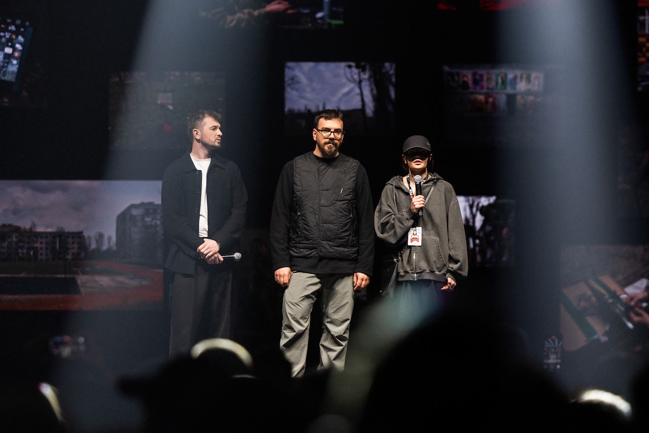 Женя Янович, Константин и Власть Женя Янович, Константин и Власть